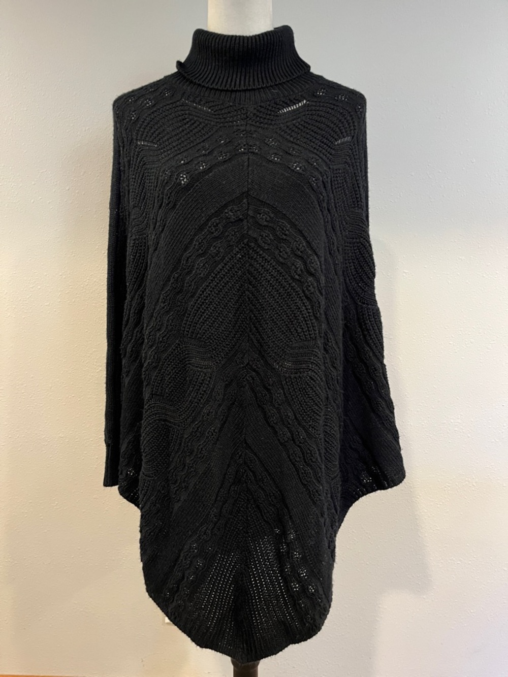 SHEIN Black Turtleneck Cable Knit poncho Sweater size large